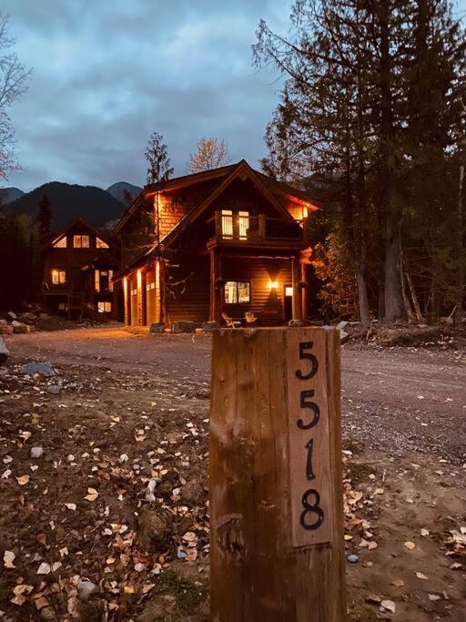 Ski-In Chalet: Private Hot Tub, Bonus Bunk House Fernie Εξωτερικό φωτογραφία