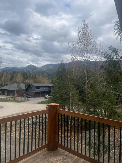 Ski-In Chalet: Private Hot Tub, Bonus Bunk House Fernie Εξωτερικό φωτογραφία