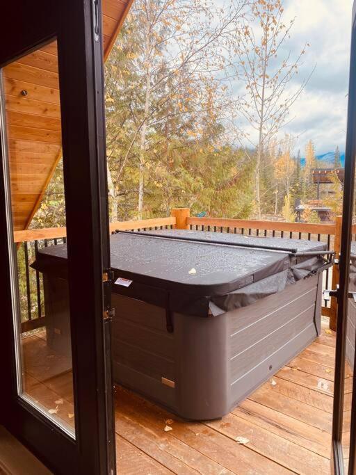 Ski-In Chalet: Private Hot Tub, Bonus Bunk House Fernie Εξωτερικό φωτογραφία